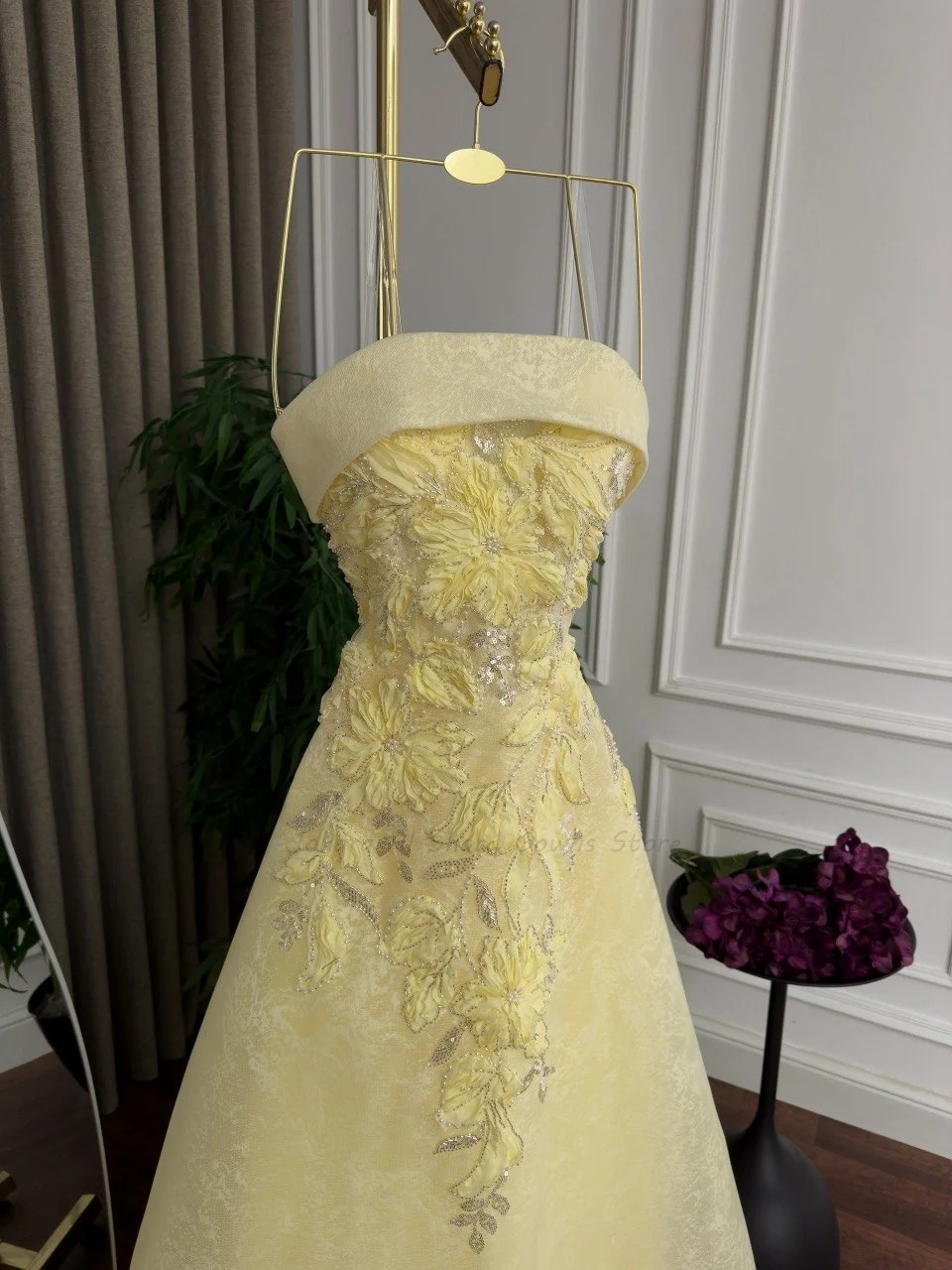 Gaun Malam Model A Warna Kunin - Embroidery Yellow Dress ulasan dan harga